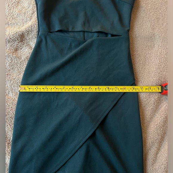 Lulu’s mini dress - Picture 5 of 7